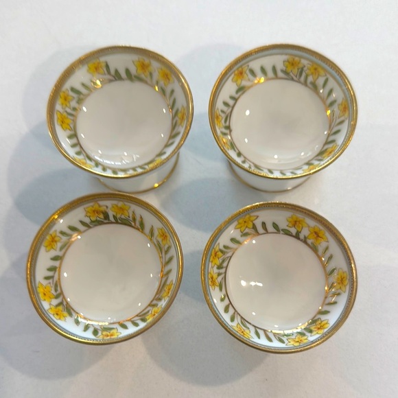 Vintage Nippon hand Painted Set of 4 Floral Gold-Trimmed Mini Salt Egg Bowls - Picture 1 of 4